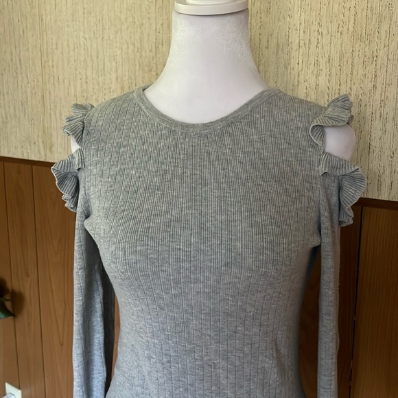 WHITE HOUSE BLACK MARKET Light Gray Women’s Tops Size Small - Picture 3 of 11